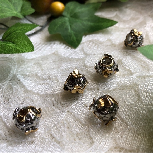 Vintage Gold-tipped Butterflies over Rhinestone-studded Silver Flowers Charm - Picture 2 of 5